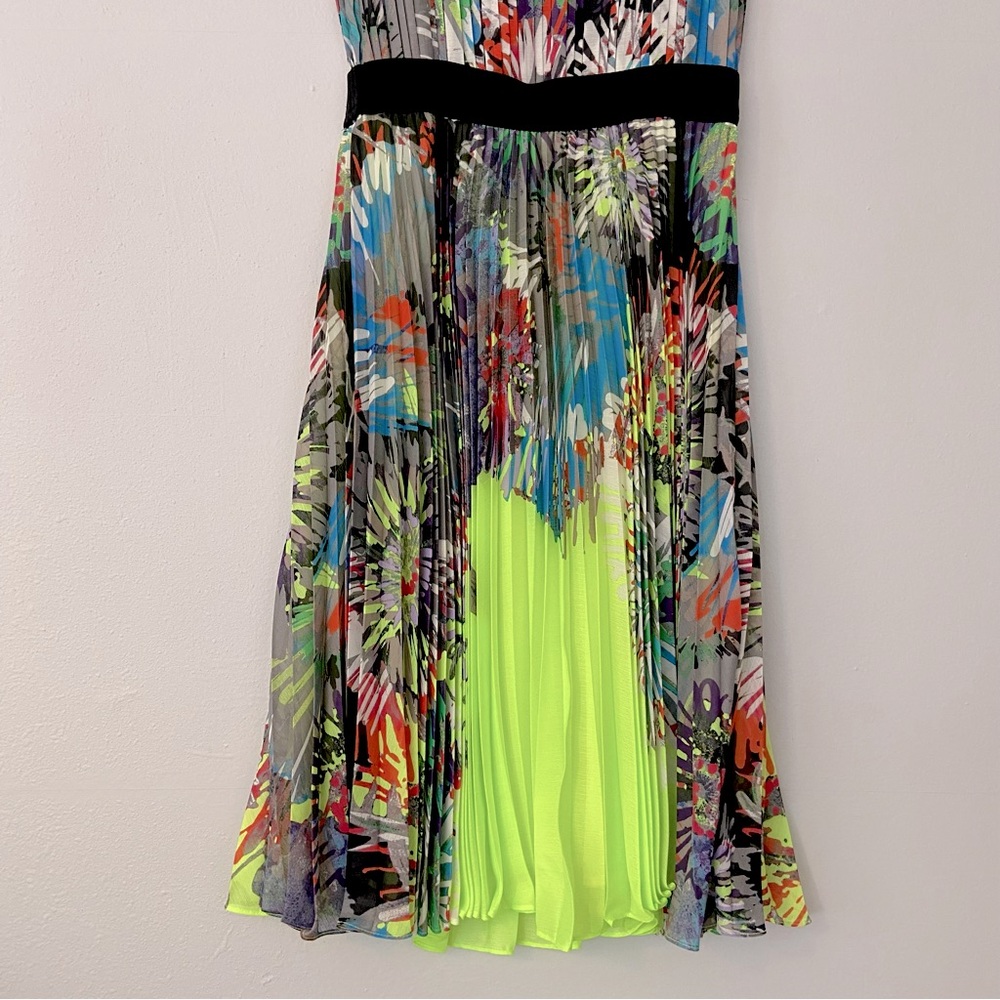 NWT BCBGMaxAzria Sierra Pleated Dress - Picture 8 of 11